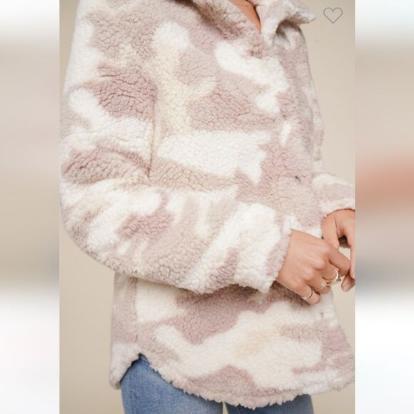 Sherpa Shacket in Mauve and cream - Picture 6 of 7